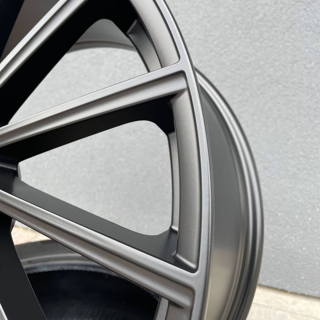 Wybrać felgi stalowe czy aluminiowe