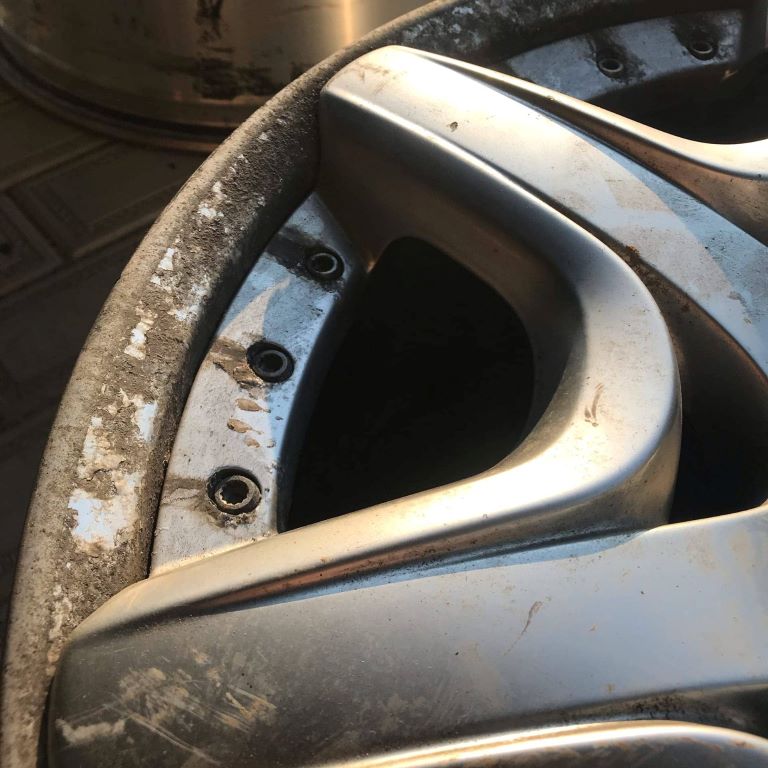 Malowanie skręcanych felg Bentley R20