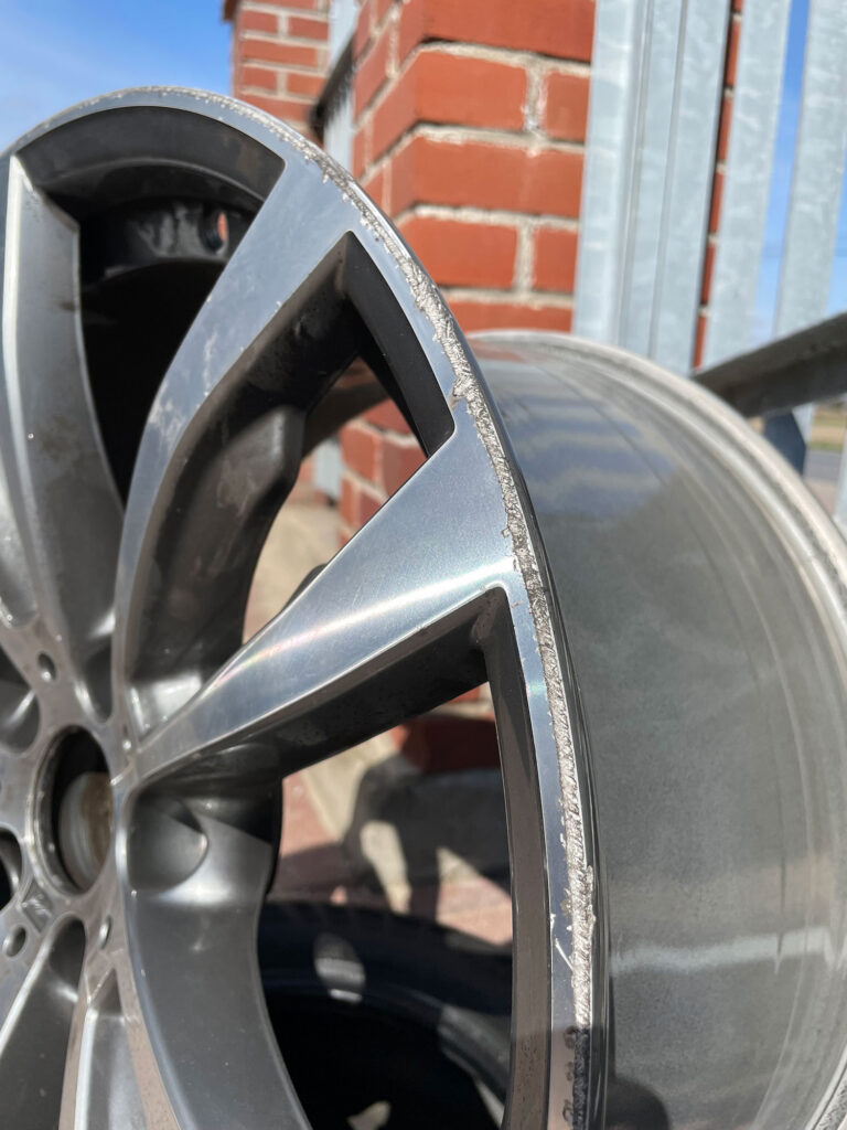 Proces malowania felg z toczeniem CNC frontów BMW X5 R20