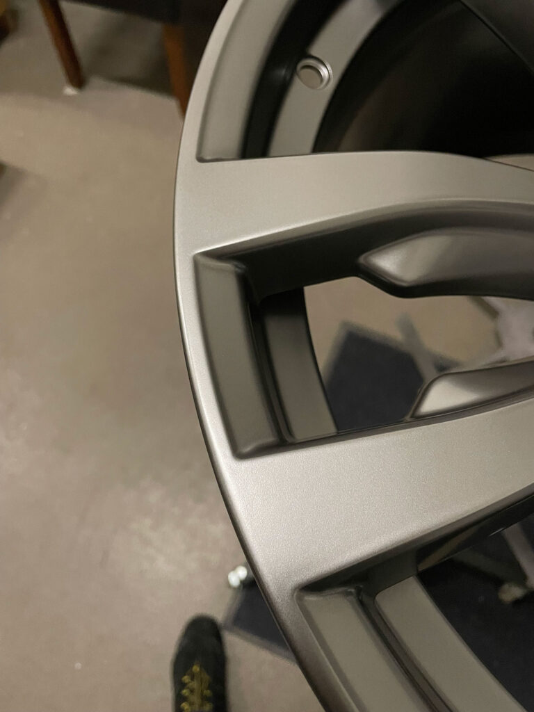 Proces malowania felg z toczeniem CNC frontów BMW X5 R20