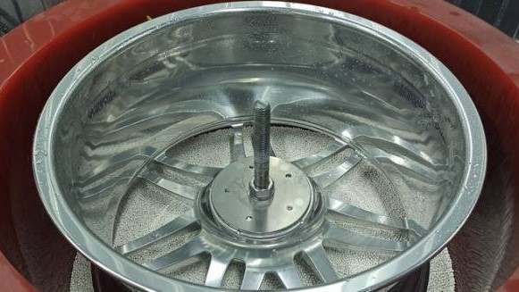 Polerowanie felg w Warszawie