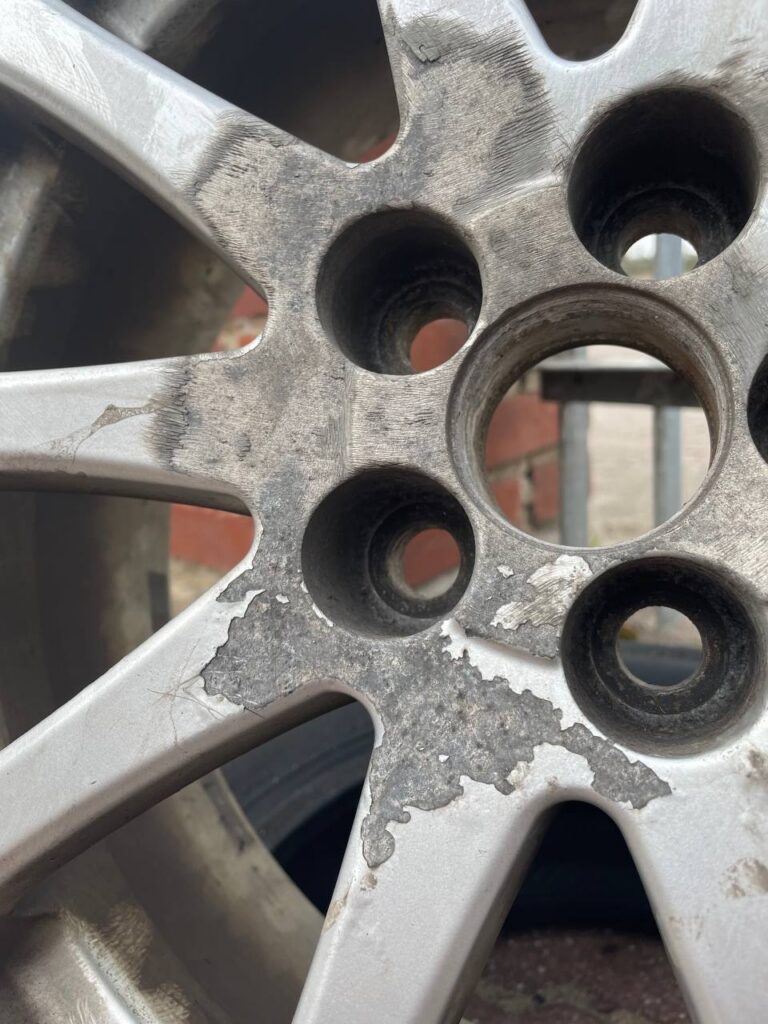 Jakie rodzaje usterek można napotkać przy regeneracji felg