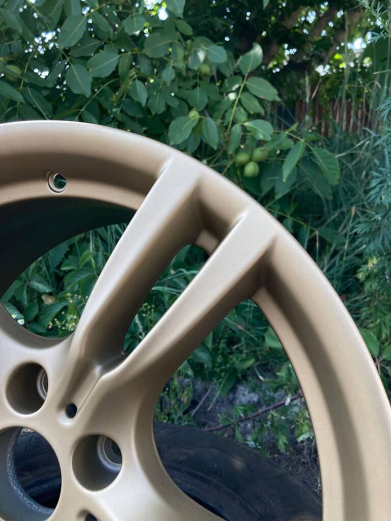 Malowanie felg na złoto