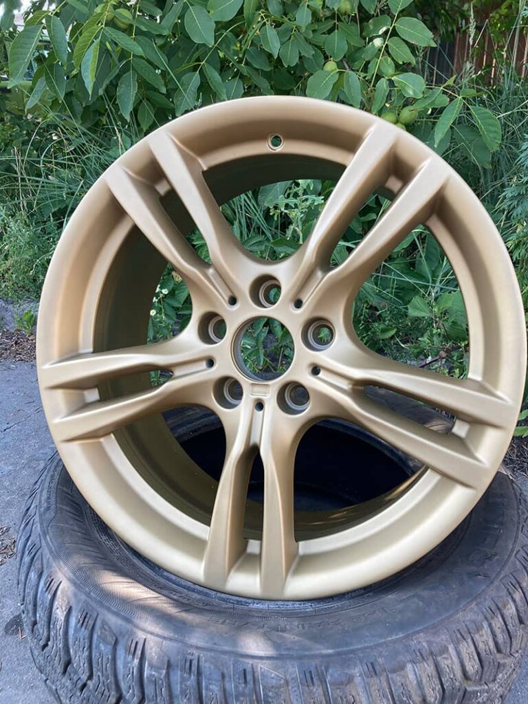 Malowanie felg na złoto